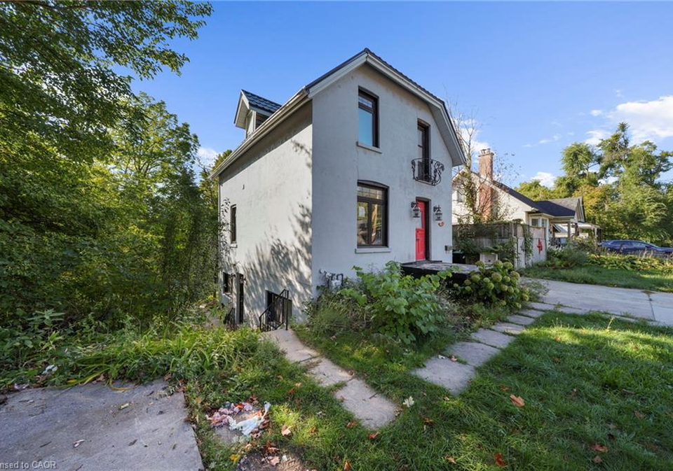 43-perry-street-barrie-ontario-40832206