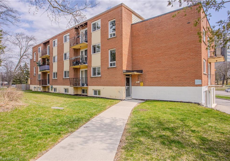 371-dale-crescent-waterloo-ontario-40832223