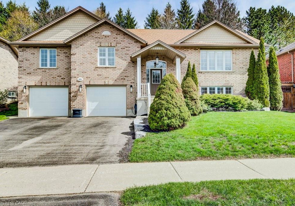 219-mitchell-street-ayr-ontario-40832277