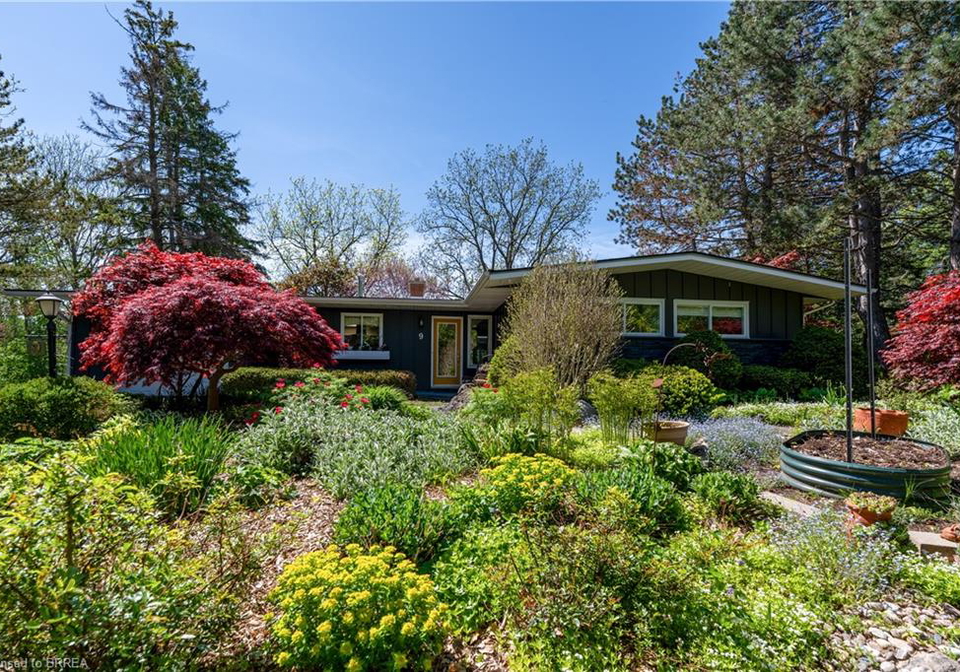9-summerhayes-crescent-brantford-ontario-40832374