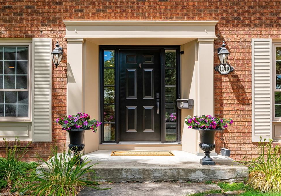 1149-crofton-way-burlington-ontario-40832387