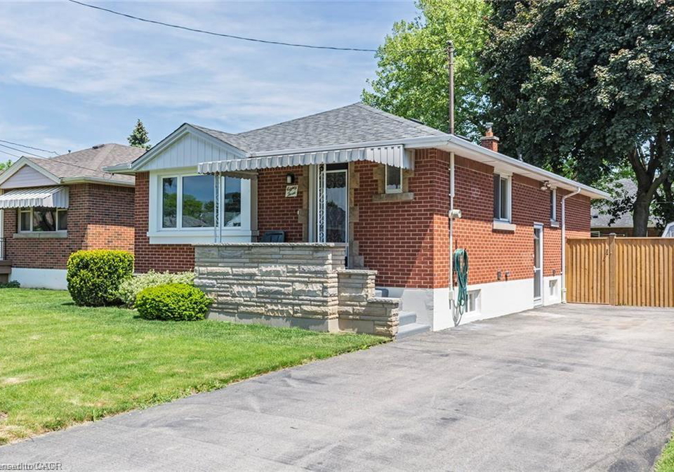 83-fernwood-crescent-hamilton-ontario-40832393