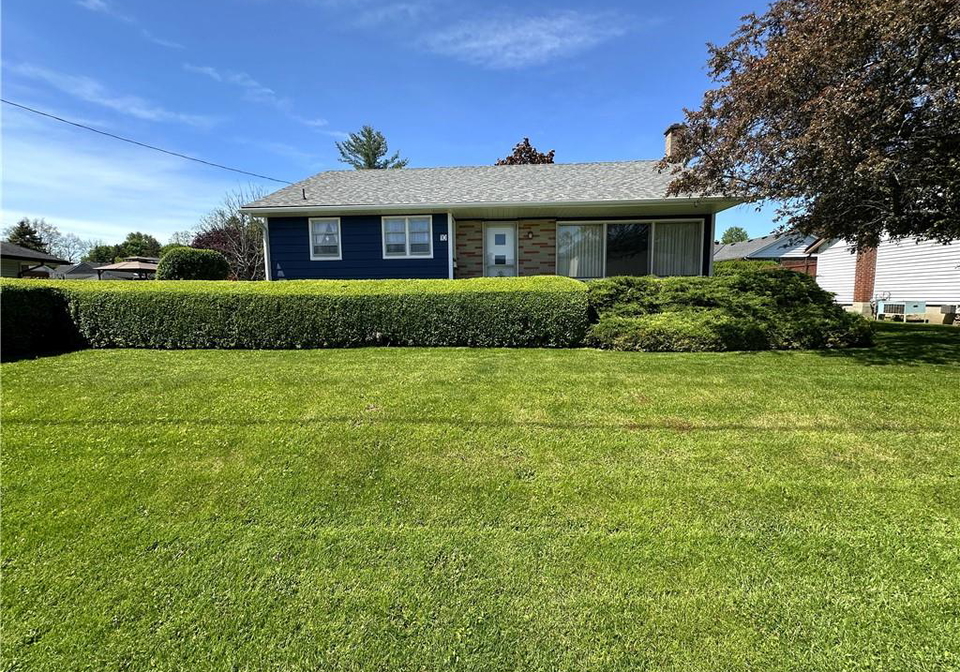 10-charlton-crescent-simcoe-ontario-40832426