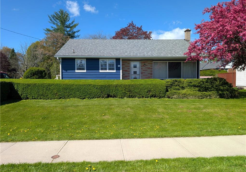 10-charlton-crescent-simcoe-ontario-40832426