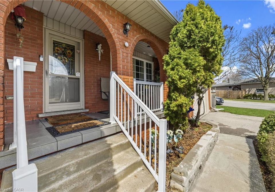 122-greencedar-drive-hamilton-ontario-40832429