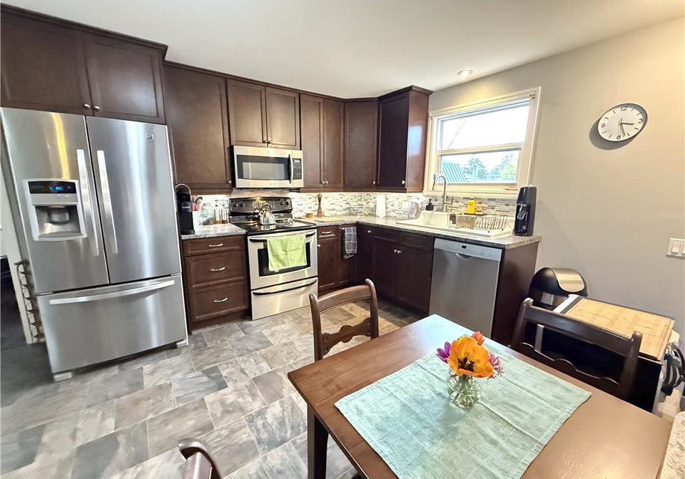 144-commissioner-street-e-embro-ontario-40832473