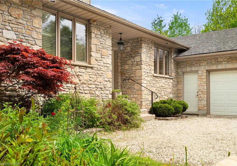 384-south-river-road-centre-wellington-ontario-40832480