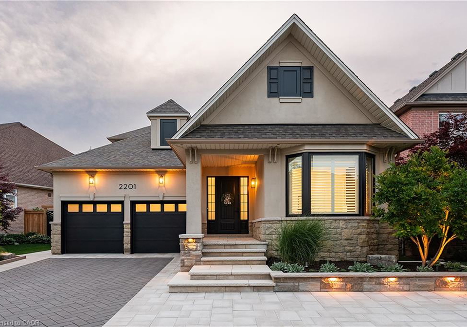 2201-rochester-circle-oakville-ontario-40832492