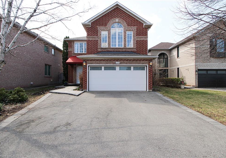 2216-norfolk-drive-oakville-ontario-40832514