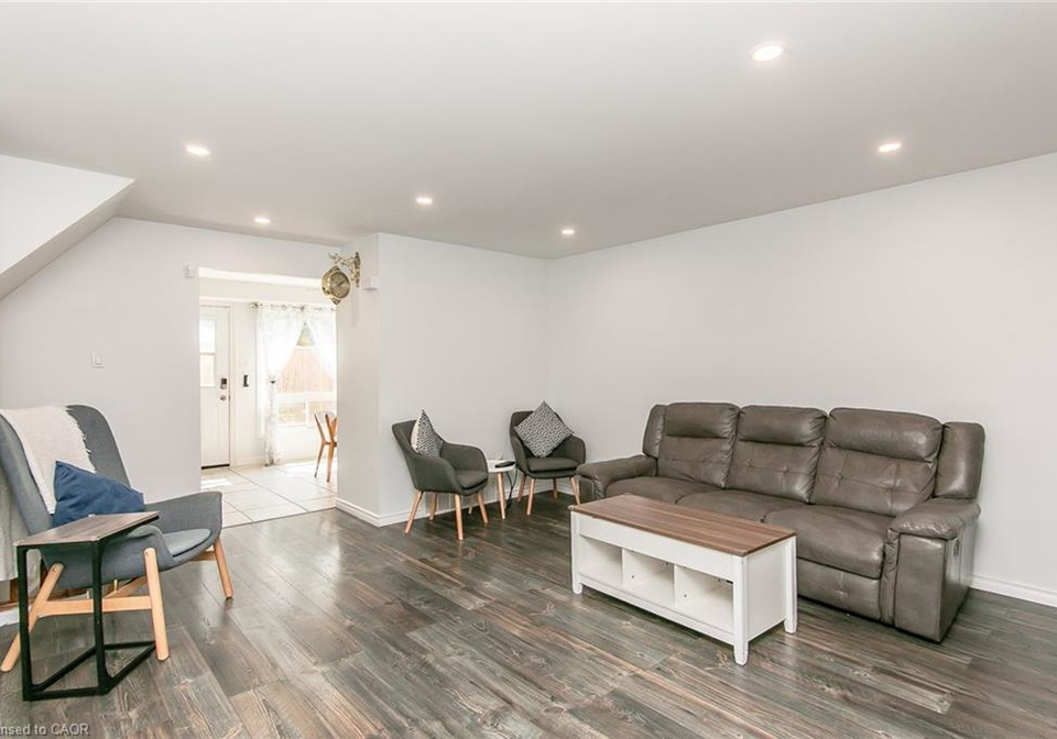 223-pioneer-drive-kitchener-ontario-40832561