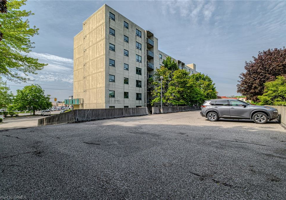 421-fairview-drive-brantford-ontario-40832572