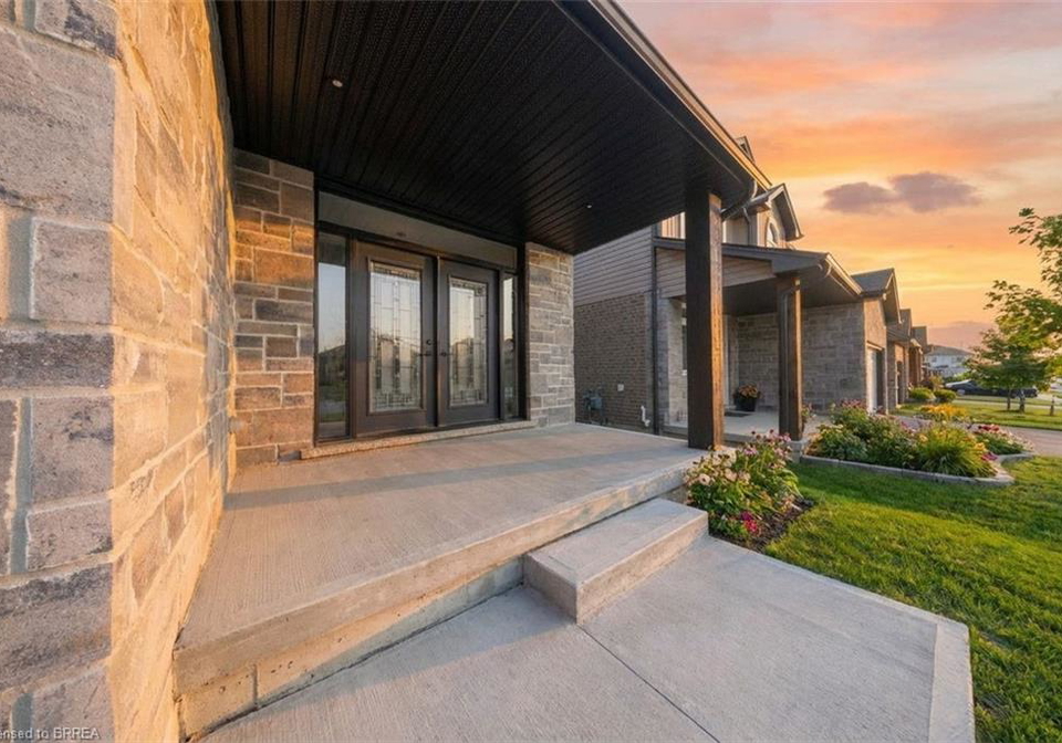 192-gibbons-street-waterford-ontario-40832613