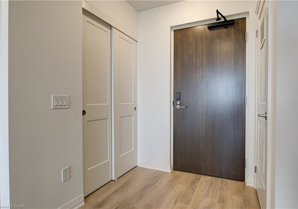 101-golden-eagle-road-waterloo-ontario-40832628