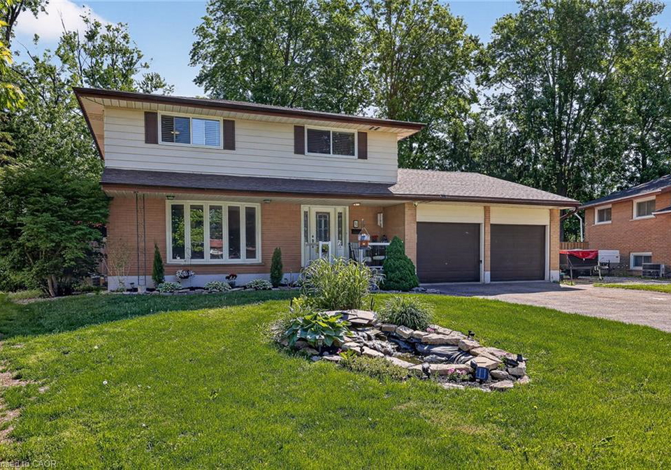 12-jubilee-place-woodstock-ontario-40832663