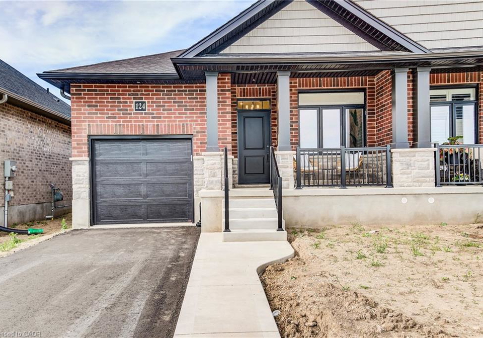 124-south-parkwood-boulevard-elmira-ontario-40832670