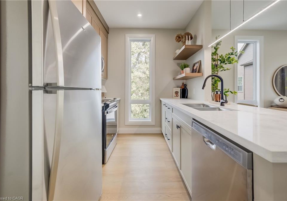 210-heritage-drive-kitchener-ontario-40832706