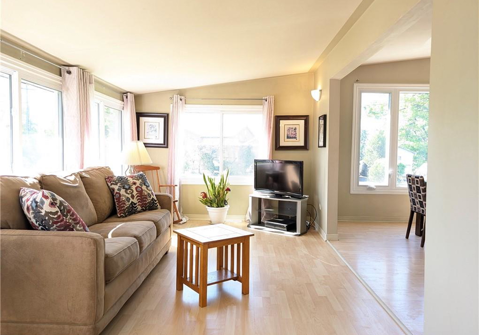 18-kenneth-avenue-port-dover-ontario-40832724