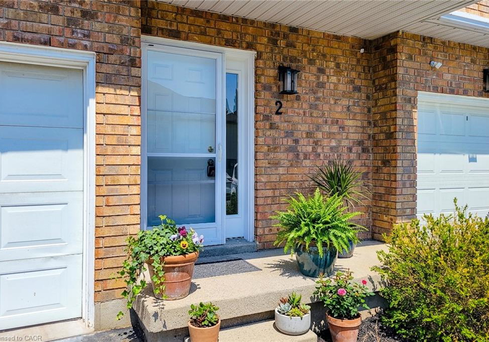 1232-upper-gage-avenue-hamilton-ontario-40832774