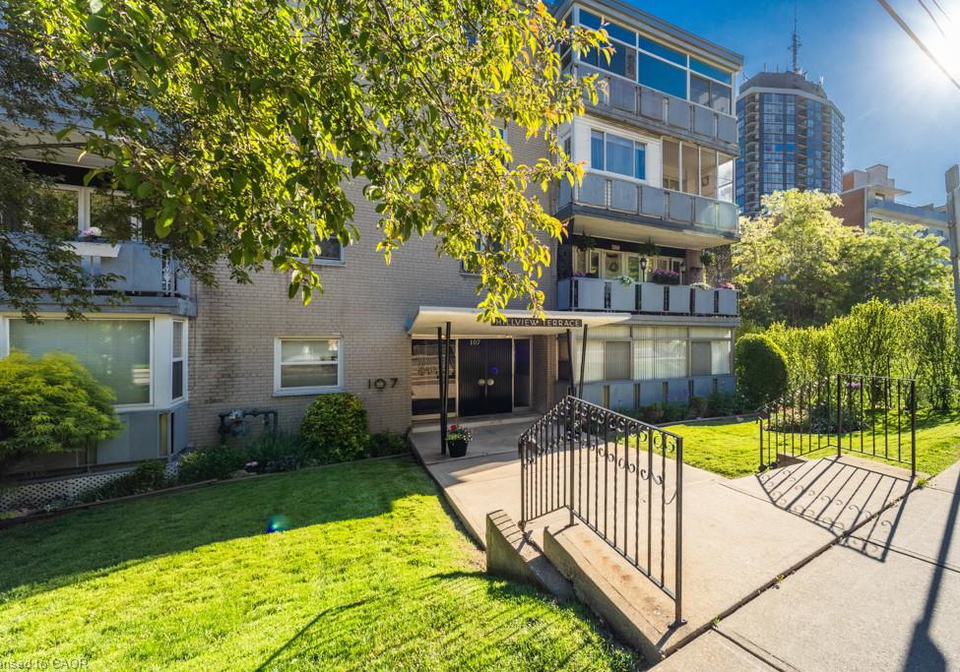 107-st-josephs-drive-hamilton-ontario-40832811