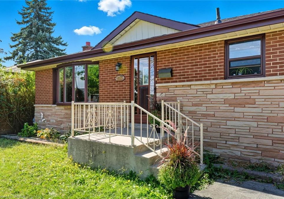 1314-fisher-avenue-burlington-ontario-40832825