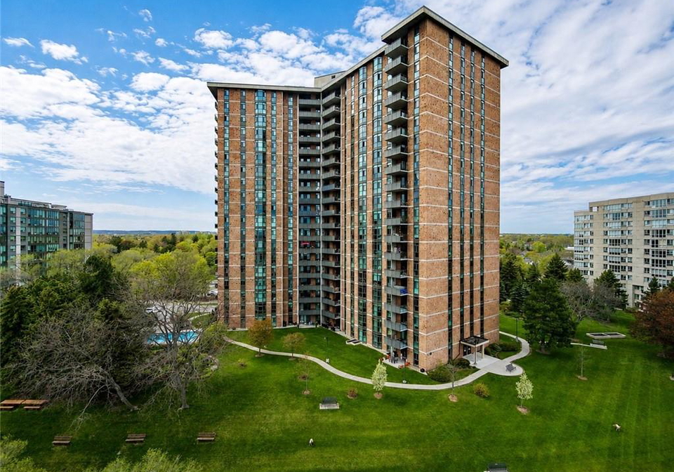 5250-lakeshore-road-burlington-ontario-40832840