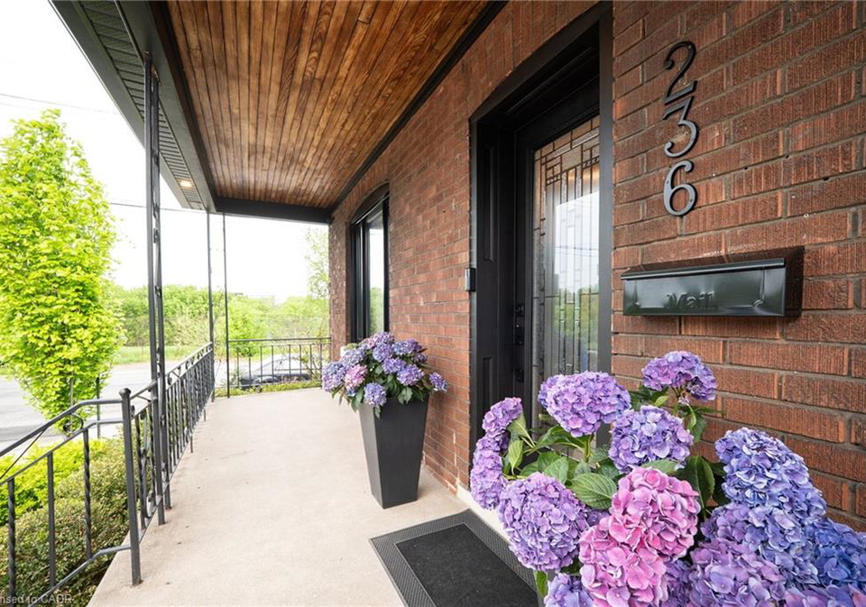 236-macaulay-street-e-hamilton-ontario-40832872