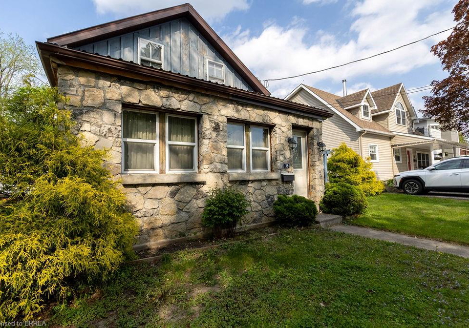 39-elm-street-paris-ontario-40832917