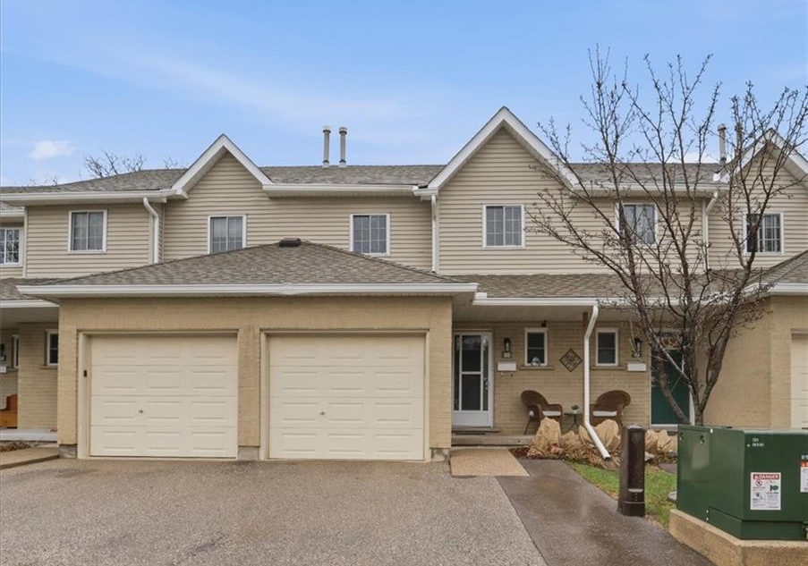 10-holborn-court-kitchener-ontario-40832923