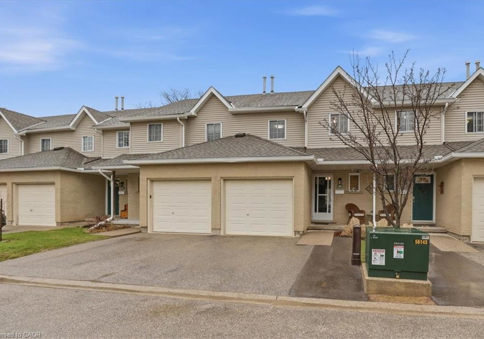 10-holborn-court-kitchener-ontario-40832923