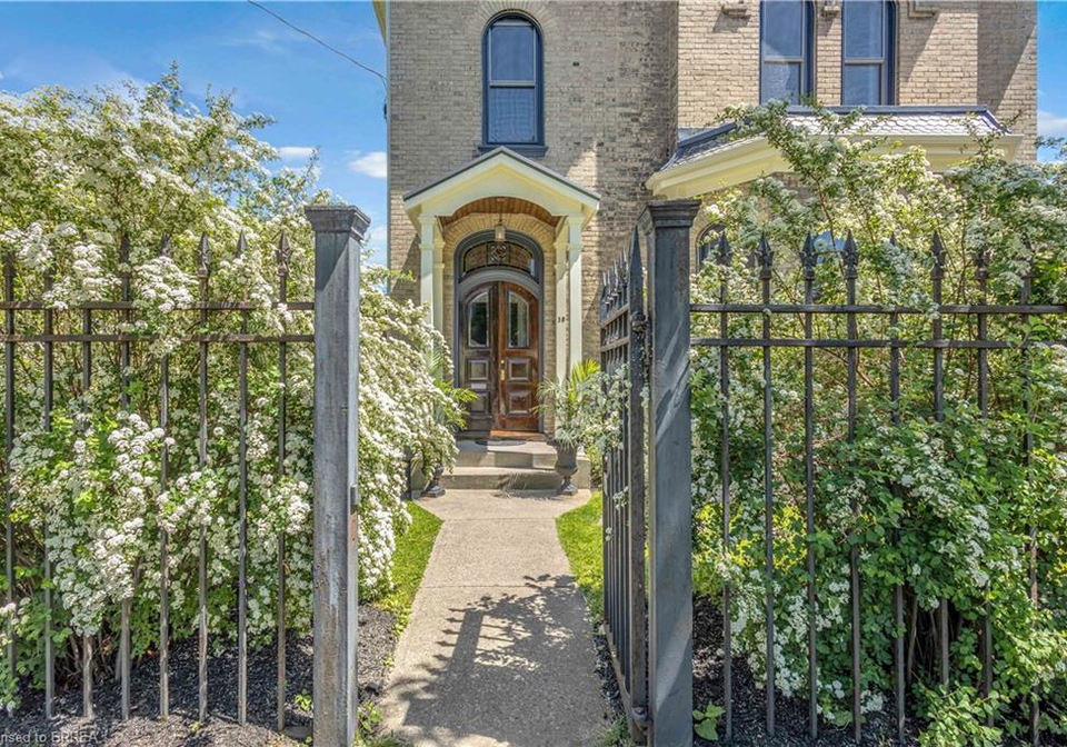 18-hawarden-avenue-brantford-ontario-40833001