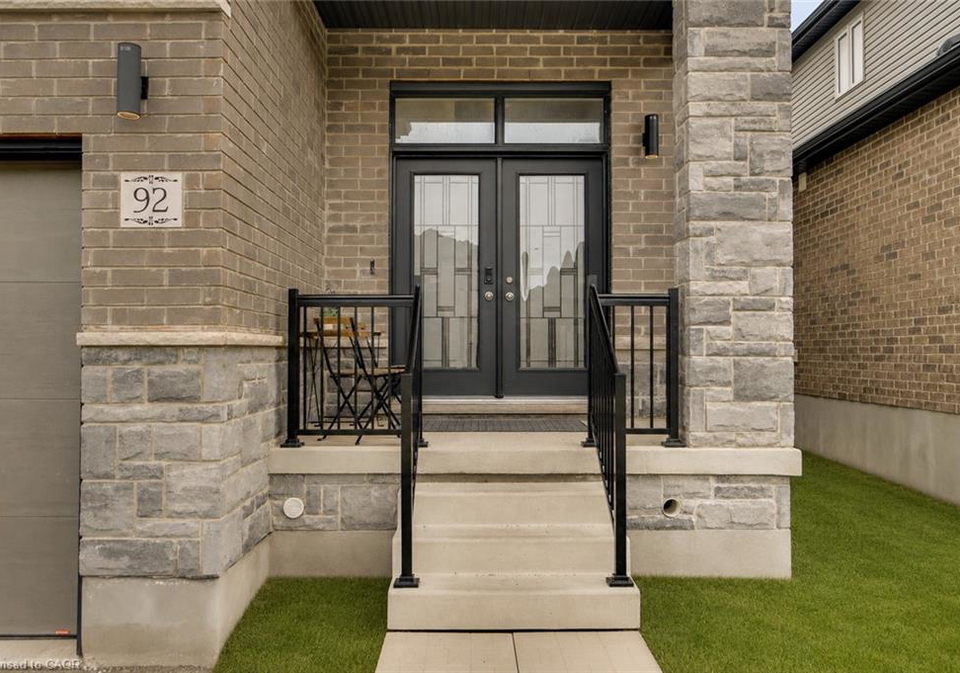 92-sass-crescent-paris-ontario-40833007