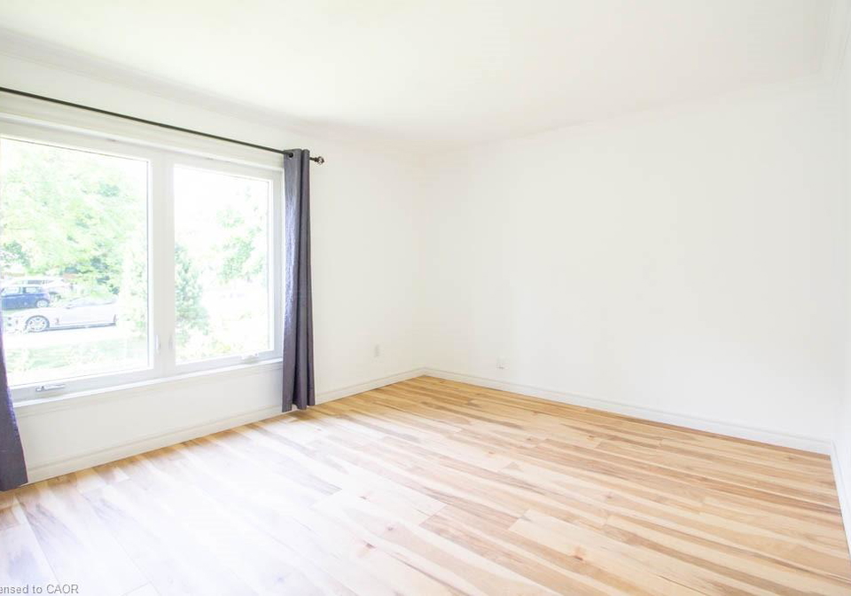 30-eastvale-place-hamilton-ontario-40833077