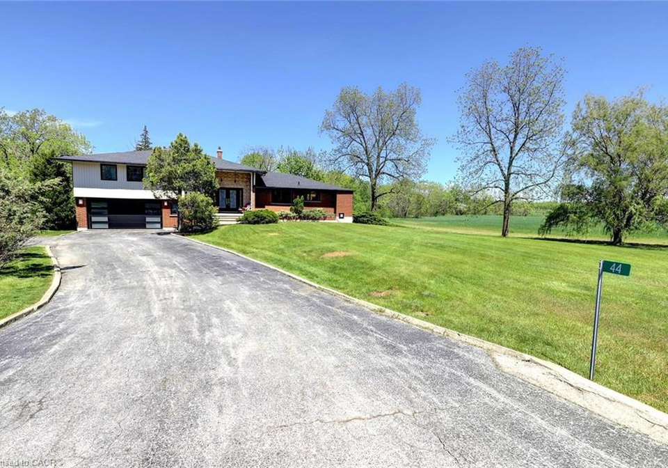 44-fifty-road-stoney-creek-ontario-40833083