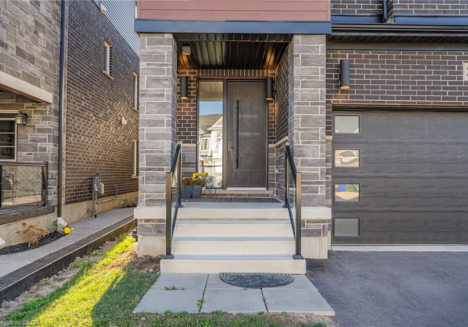 296-raspberry-place-waterloo-ontario-40833091