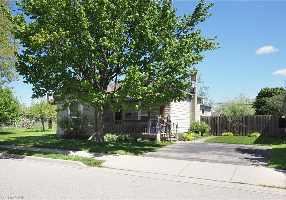 9-portland-street-cambridge-ontario-40833210