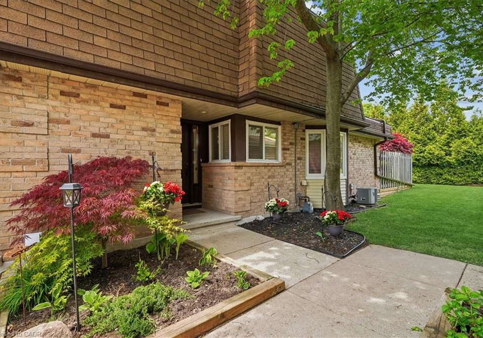 1507-upper-middle-road-burlington-ontario-40833247