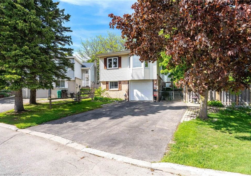 171-herron-place-waterloo-ontario-40833306