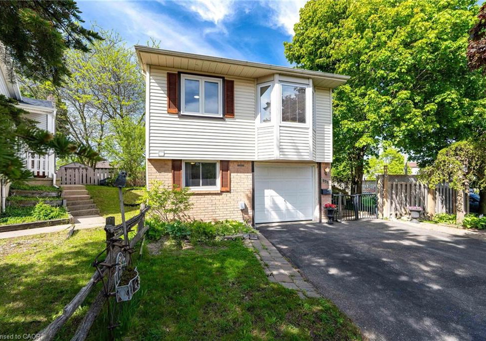 171-herron-place-waterloo-ontario-40833306