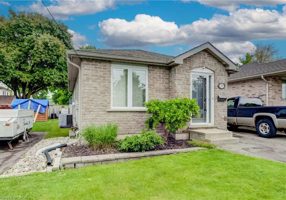 30-teeple-street-woodstock-ontario-40833345