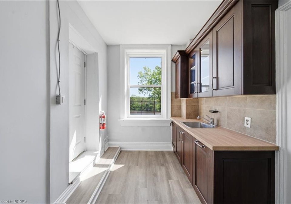 117-grand-river-street-n-paris-ontario-40833366