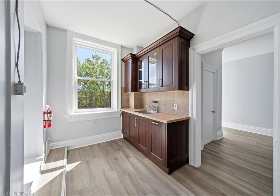 117-grand-river-street-n-paris-ontario-40833366