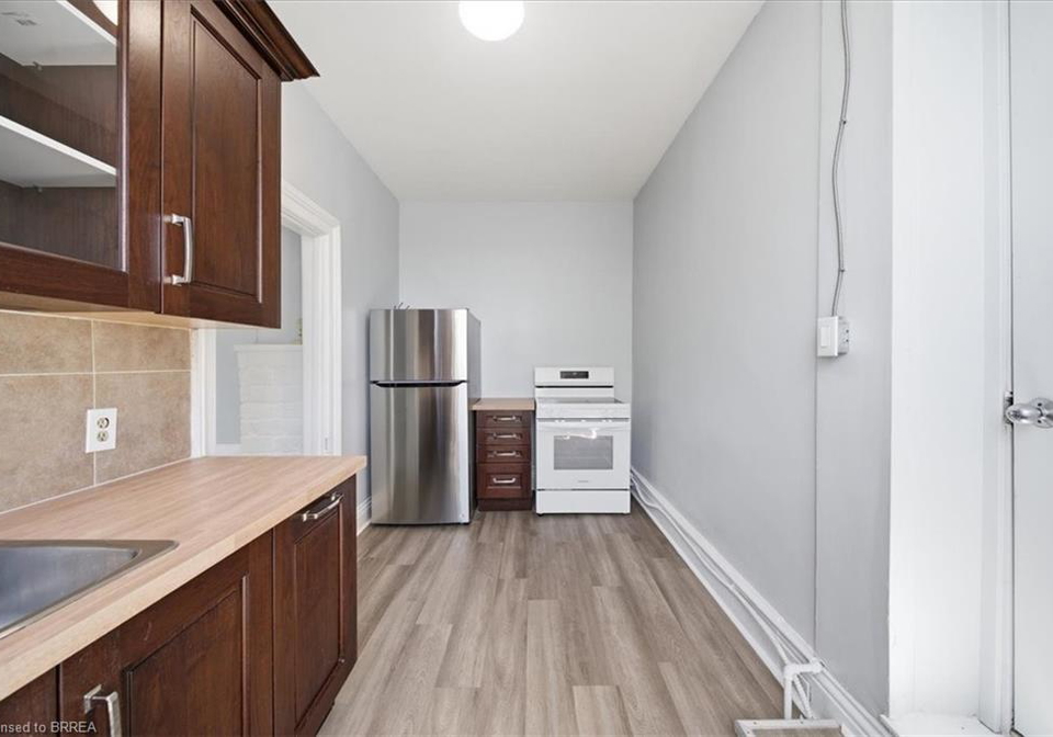 117-grand-river-street-n-paris-ontario-40833366