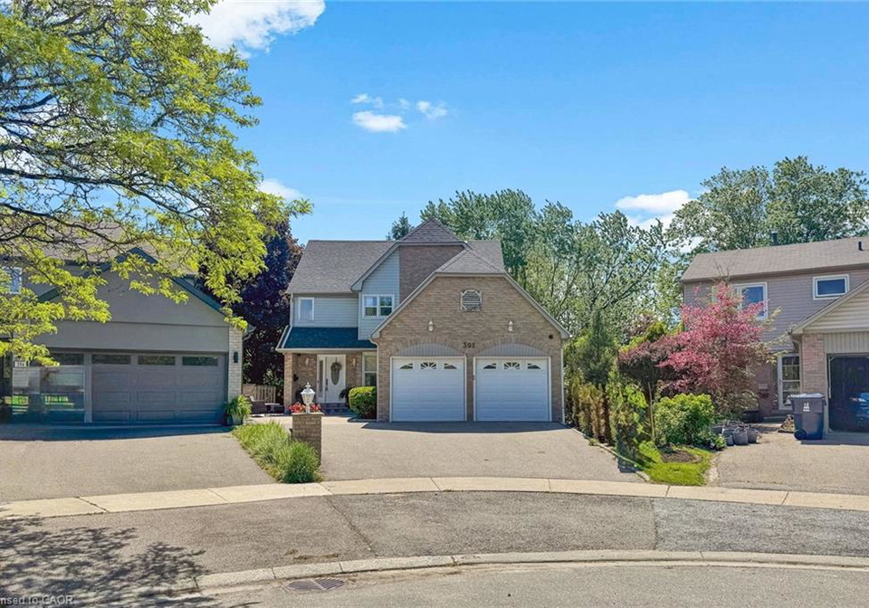 39b-newington-crescent-toronto-ontario-40833382