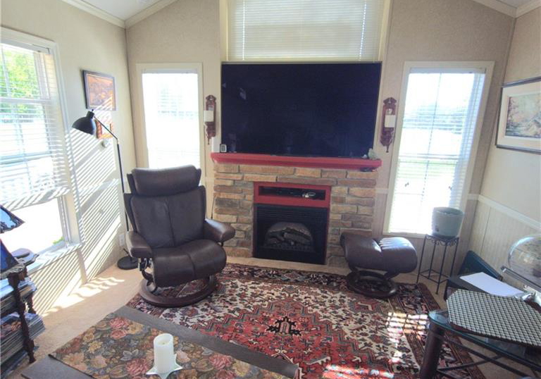 128-otto-lane-freelton-ontario-40833481