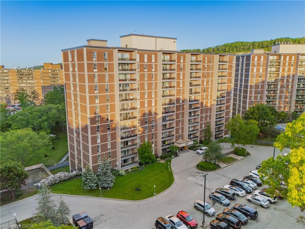 1966-main-street-w-hamilton-ontario-40833488