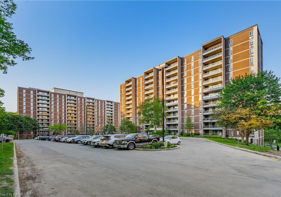 1966-main-street-w-hamilton-ontario-40833488