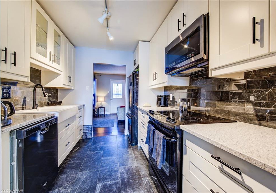 1093-nellis-street-woodstock-ontario-40833547