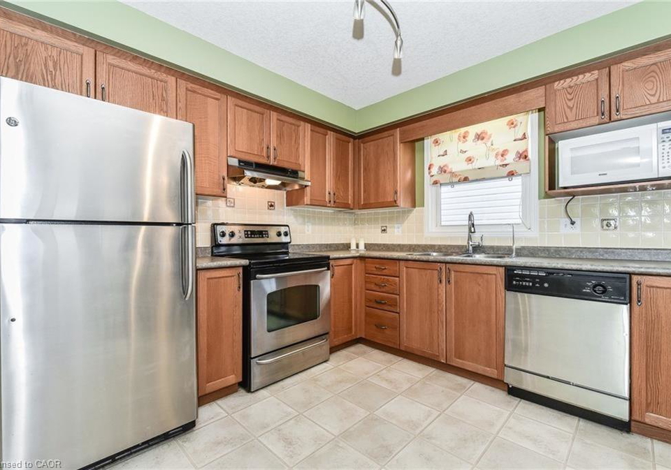 676-wild-ginger-avenue-waterloo-ontario-40833560