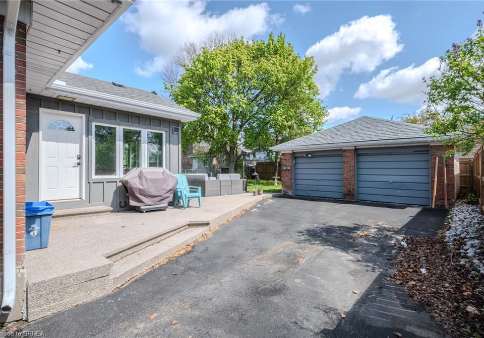 24-franklin-street-brantford-ontario-40833582