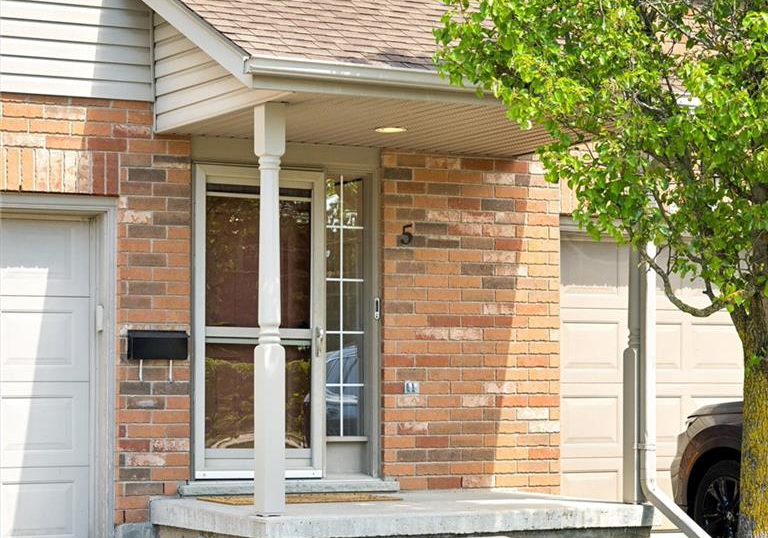 15-gregg-court-kitchener-ontario-40833583